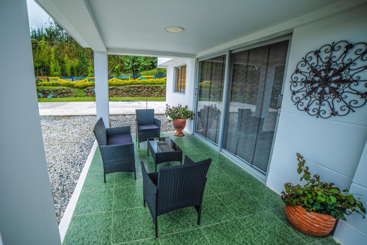 Hotel Aguas Abiertas Guatape Exterior photo