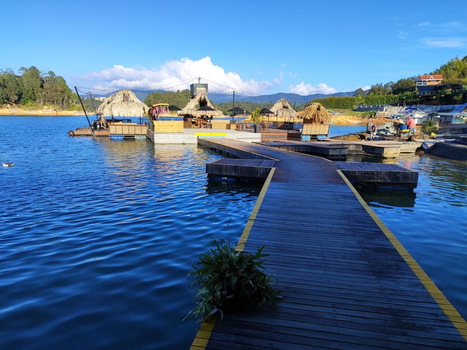 Hotel Aguas Abiertas Guatape Exterior photo